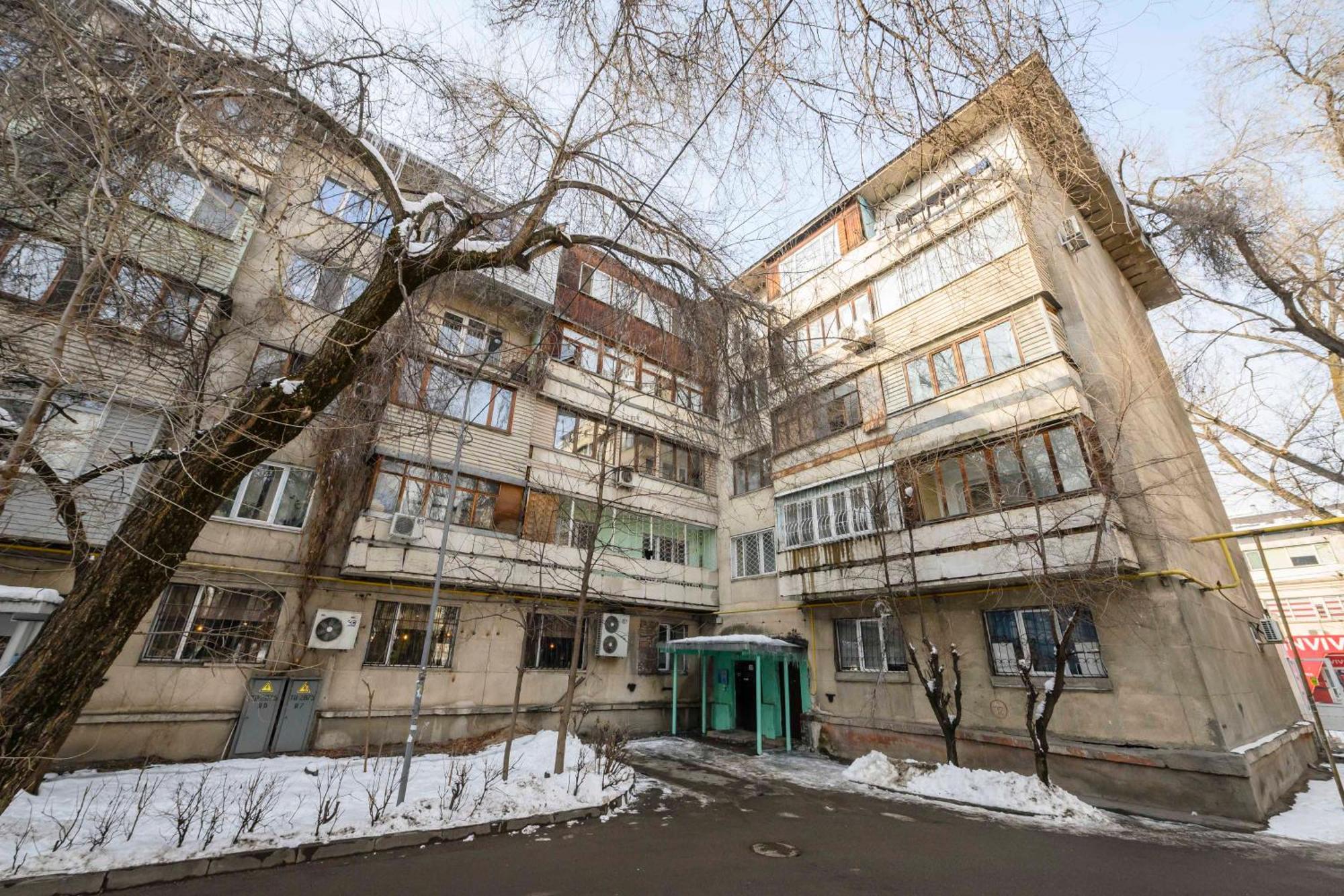 Mid-Century Charm Apartments В Центре Алматы Екстериор снимка