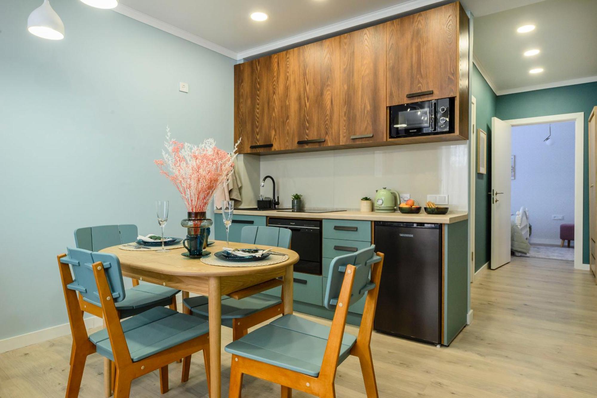 Mid-Century Charm Apartments В Центре Алматы Екстериор снимка